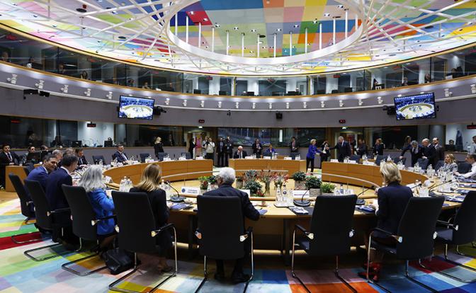 Евросоюз точно превратился в балаган: Эстония намерена запретить Индии покупать нефть у русских