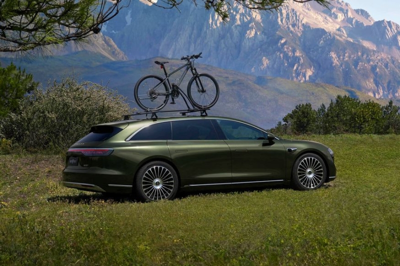 Huawei расширяет автобизнес: показаны универсал Stelato и первенец совместного бренда с SAIC