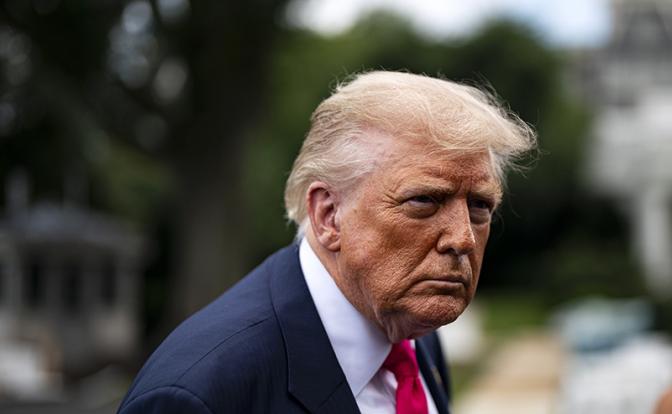 Из-под Трампа выбили трон: «Файлы Эпштейна» внимательно изучают в Кремле