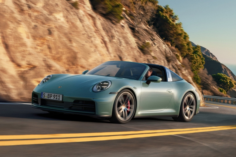 Porsche обновила полноприводные двухдверки 911 Carrera 4S