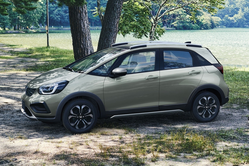 «Приподнятый» хэтчбек Honda Fit Crosstar получил скромные обновки и подорожал