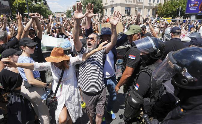 Стеван Гайич: Сербы протестуют против поддержки Украины — хорошо, если это поймут в Москве