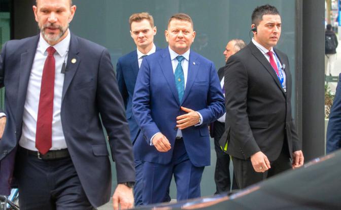 Залужный назначен преемником, Зеленскому угрожают применением силы