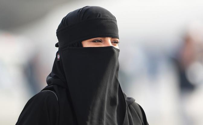 Депутатский запрос: А что у вас, девчата, под никабом?