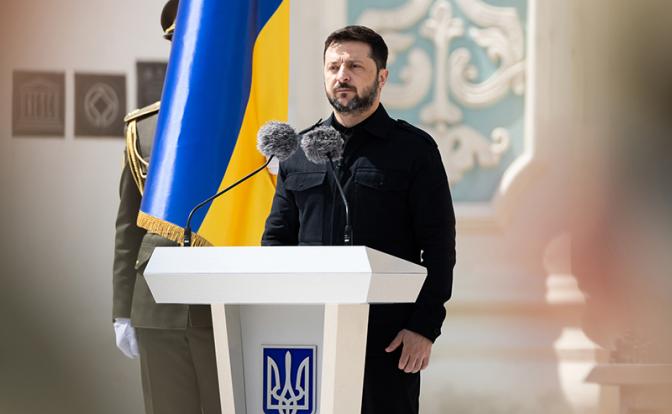 Financial Times: У Зеленского отобрали полтора миллиарда — чем он так насолил хозяевам