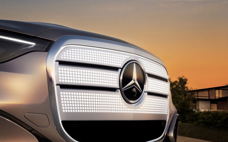 Mercedes-Benz GLC with EQ Technology показал новое лицо немецкой марки