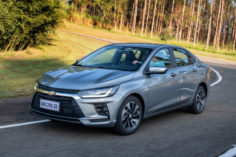 Обновлённый Chevrolet Onix: «живые» фото, подешевевшая база и другие уточнения