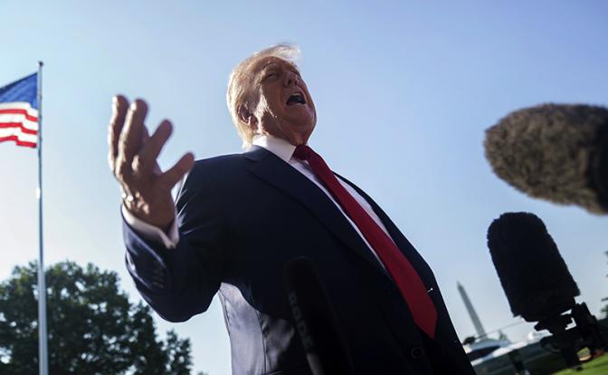 «Вселяющий ужас момент»: Трамп после слов Медведева отдал приказ экипажам атомных подлодок